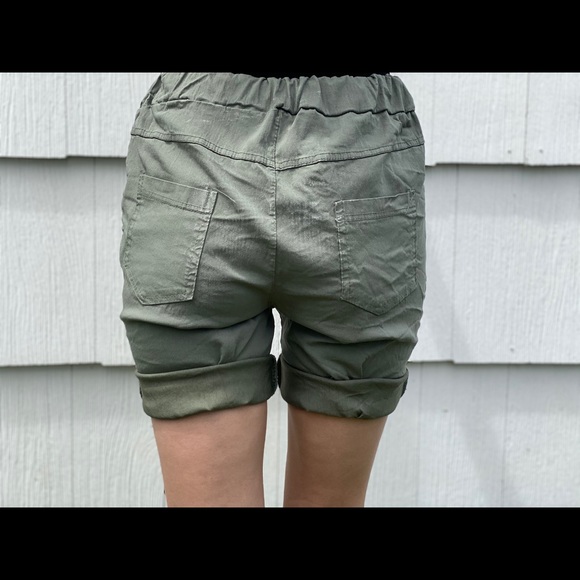 Moda Italy army green shorts - Picture 3 of 4